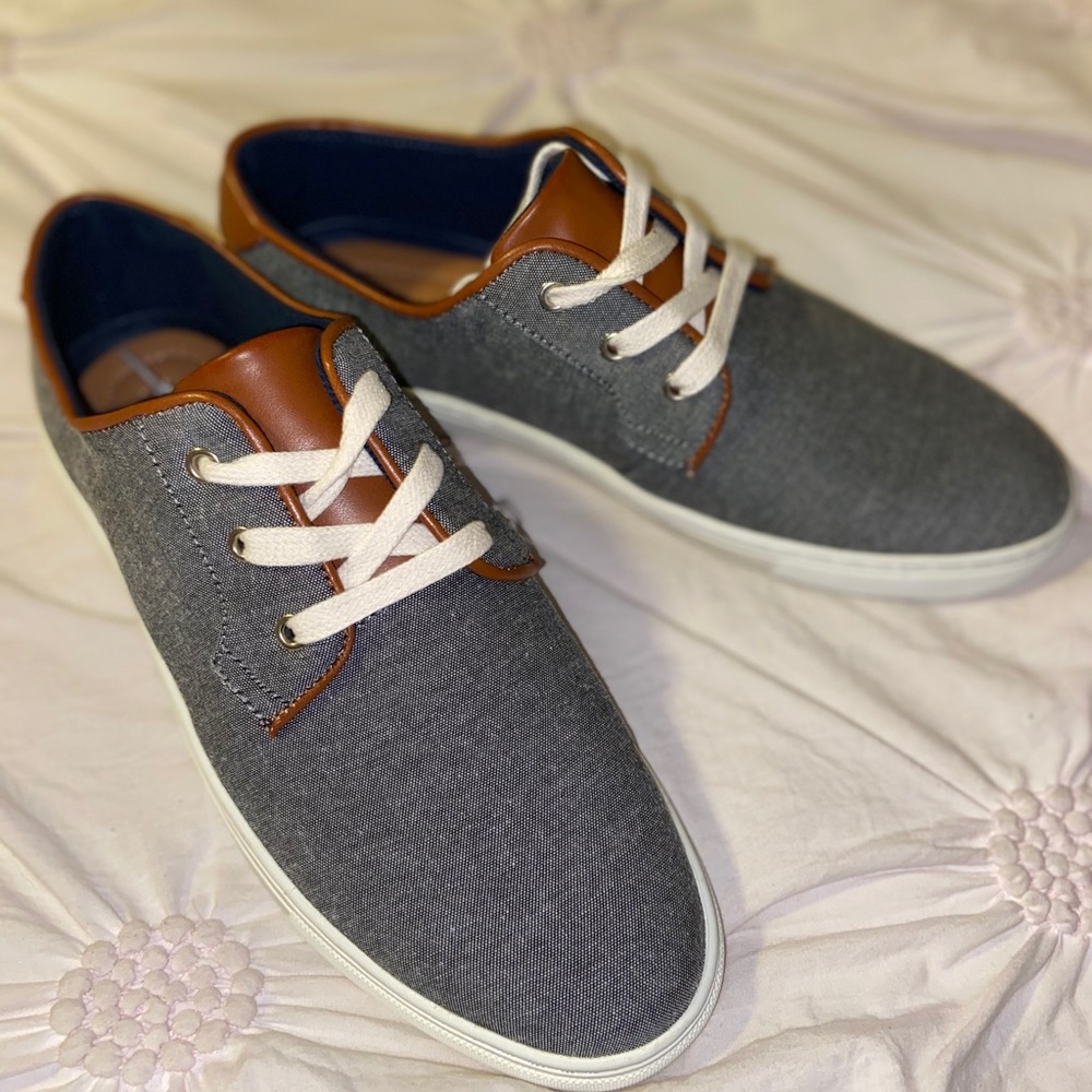 Tommy Hilfiger Mens Shoes Sz 8 new